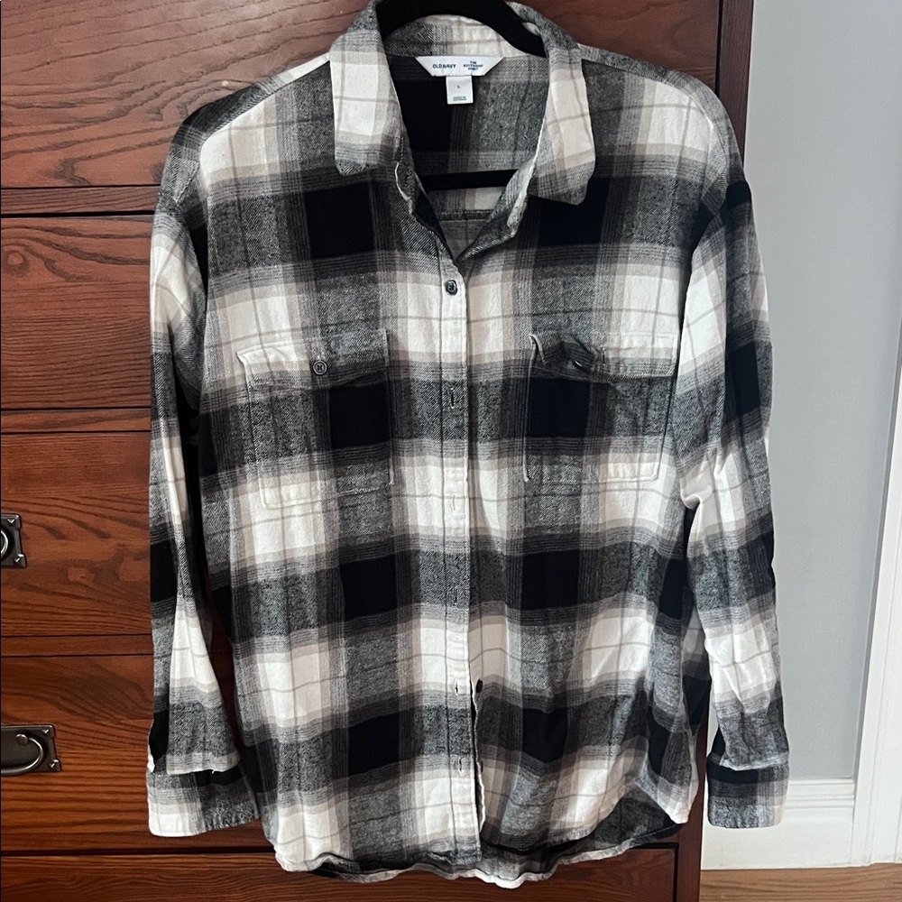 Old Navy Black and White Plaid Button Down Shirt